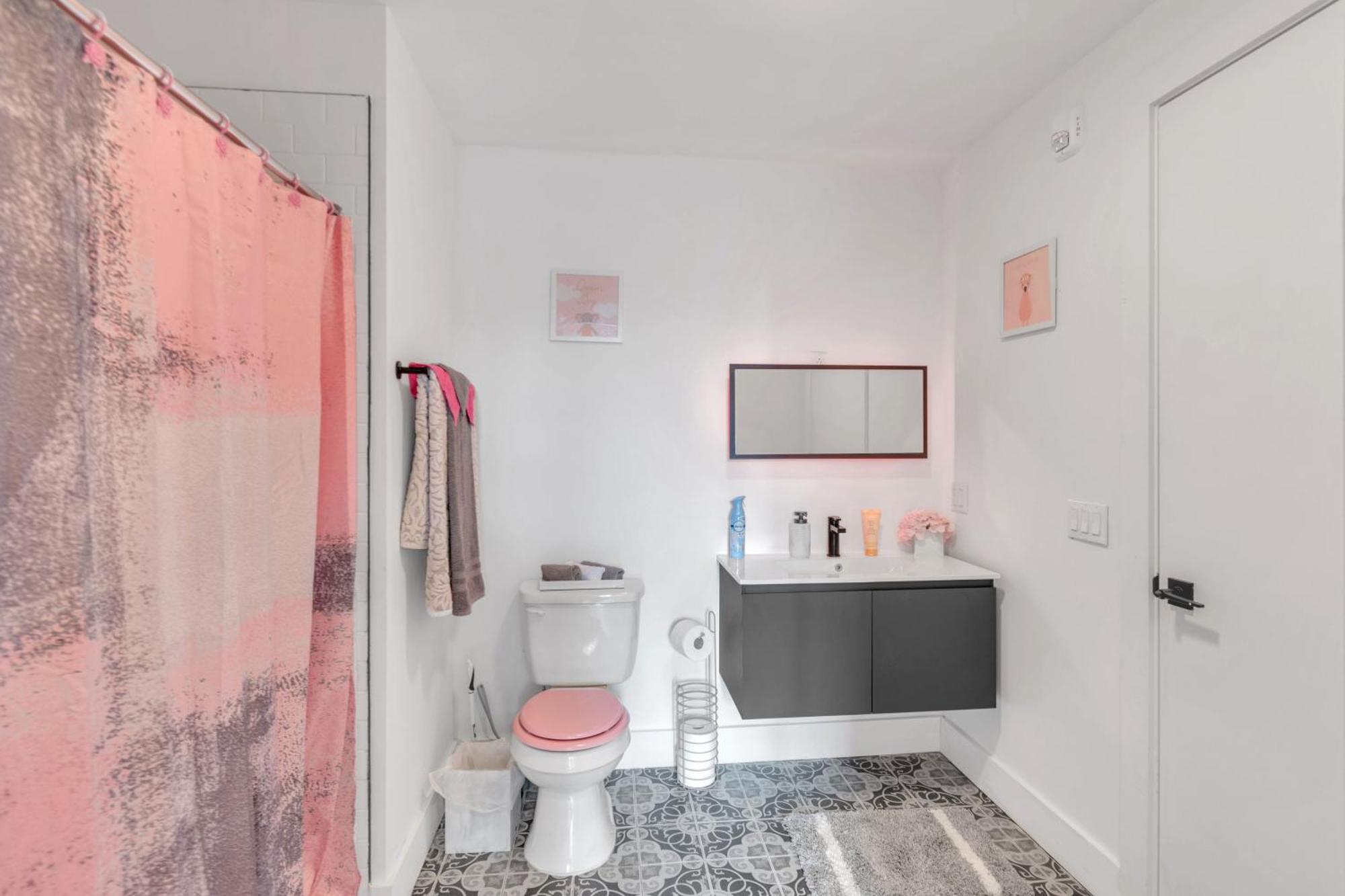 Pink Heaven Indoor Pool, Free Parking, Near Nyc Apartment Elizabeth Ngoại thất bức ảnh