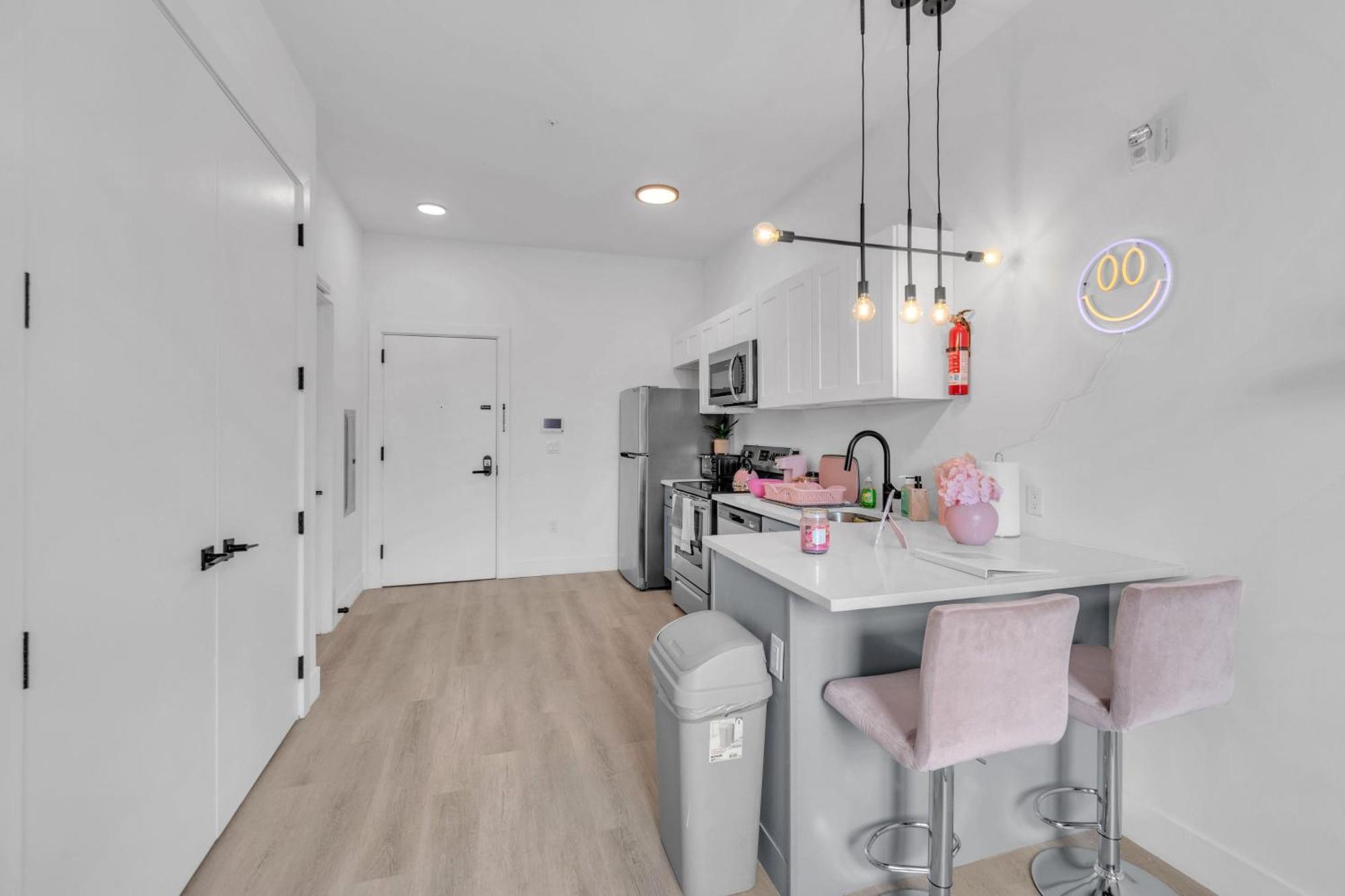Pink Heaven Indoor Pool, Free Parking, Near Nyc Apartment Elizabeth Ngoại thất bức ảnh
