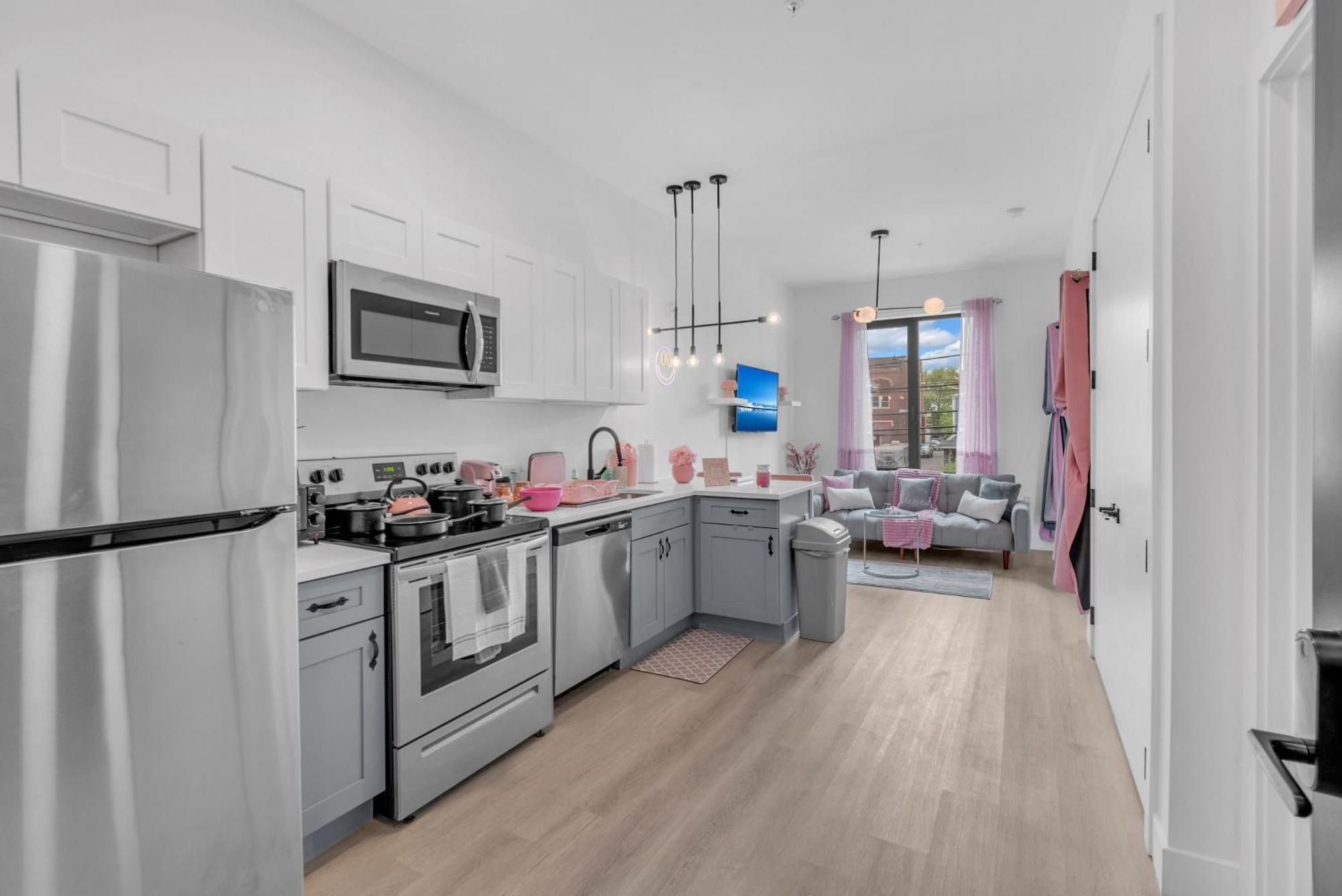 Pink Heaven Indoor Pool, Free Parking, Near Nyc Apartment Elizabeth Ngoại thất bức ảnh