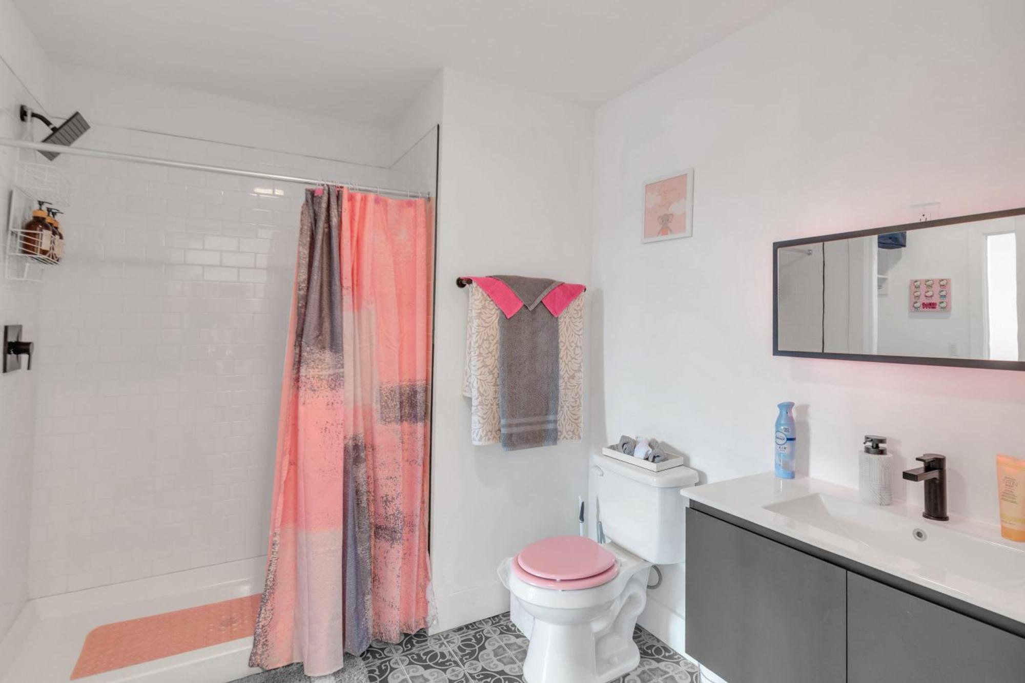 Pink Heaven Indoor Pool, Free Parking, Near Nyc Apartment Elizabeth Ngoại thất bức ảnh