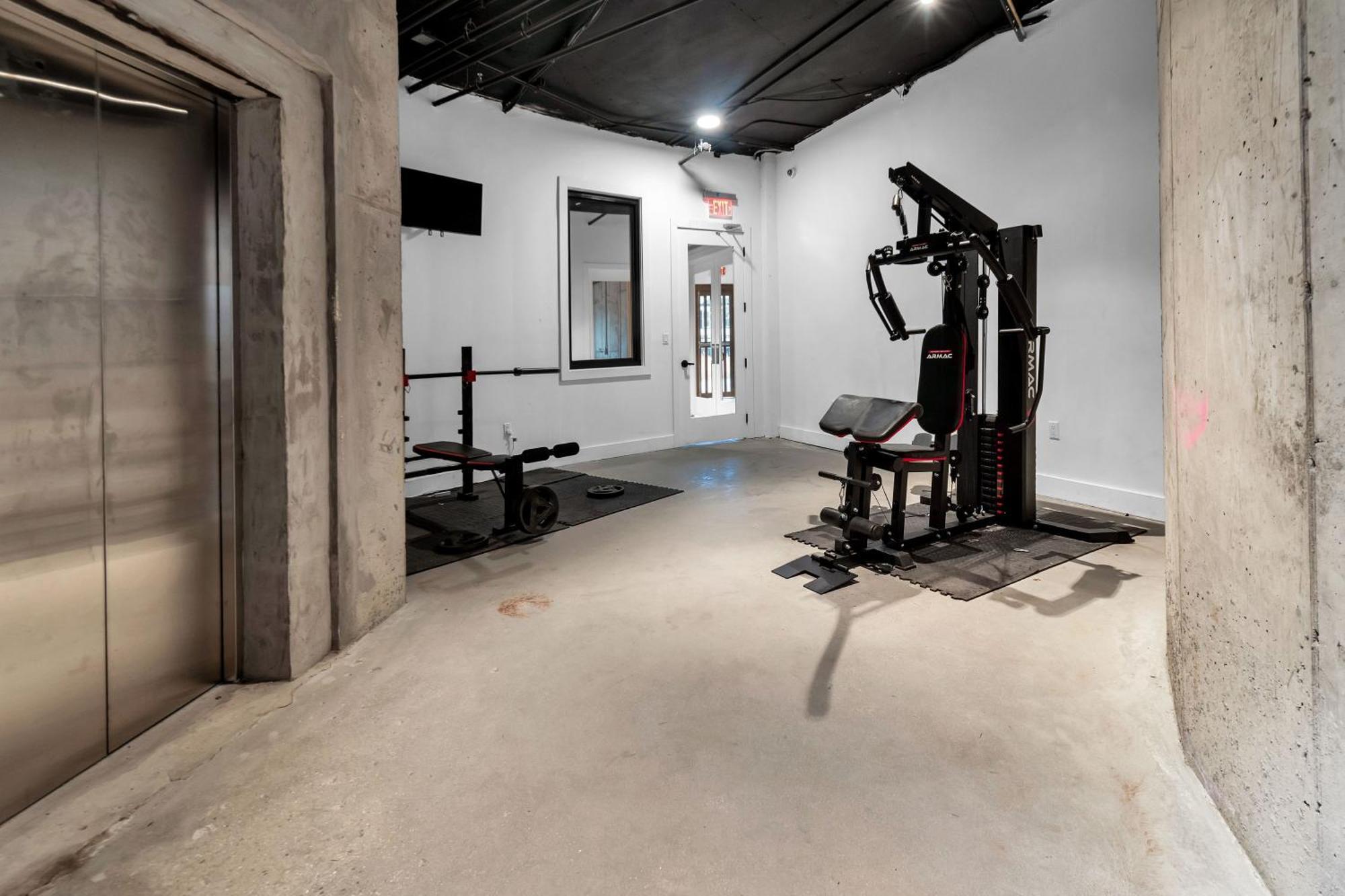 Pink Heaven Indoor Pool, Free Parking, Near Nyc Apartment Elizabeth Ngoại thất bức ảnh
